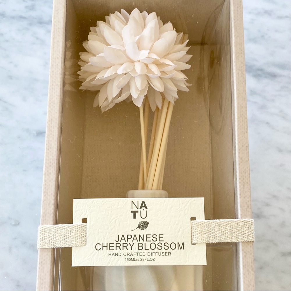 Japanese Cherry Blossom Reed Diffuser — White - Picture 2 of 4